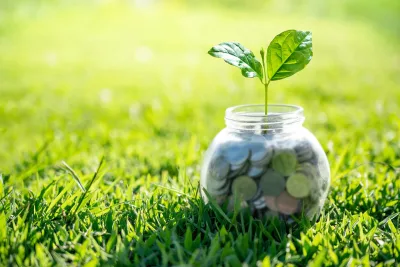 How to Save Money While Job Hunting in Canada